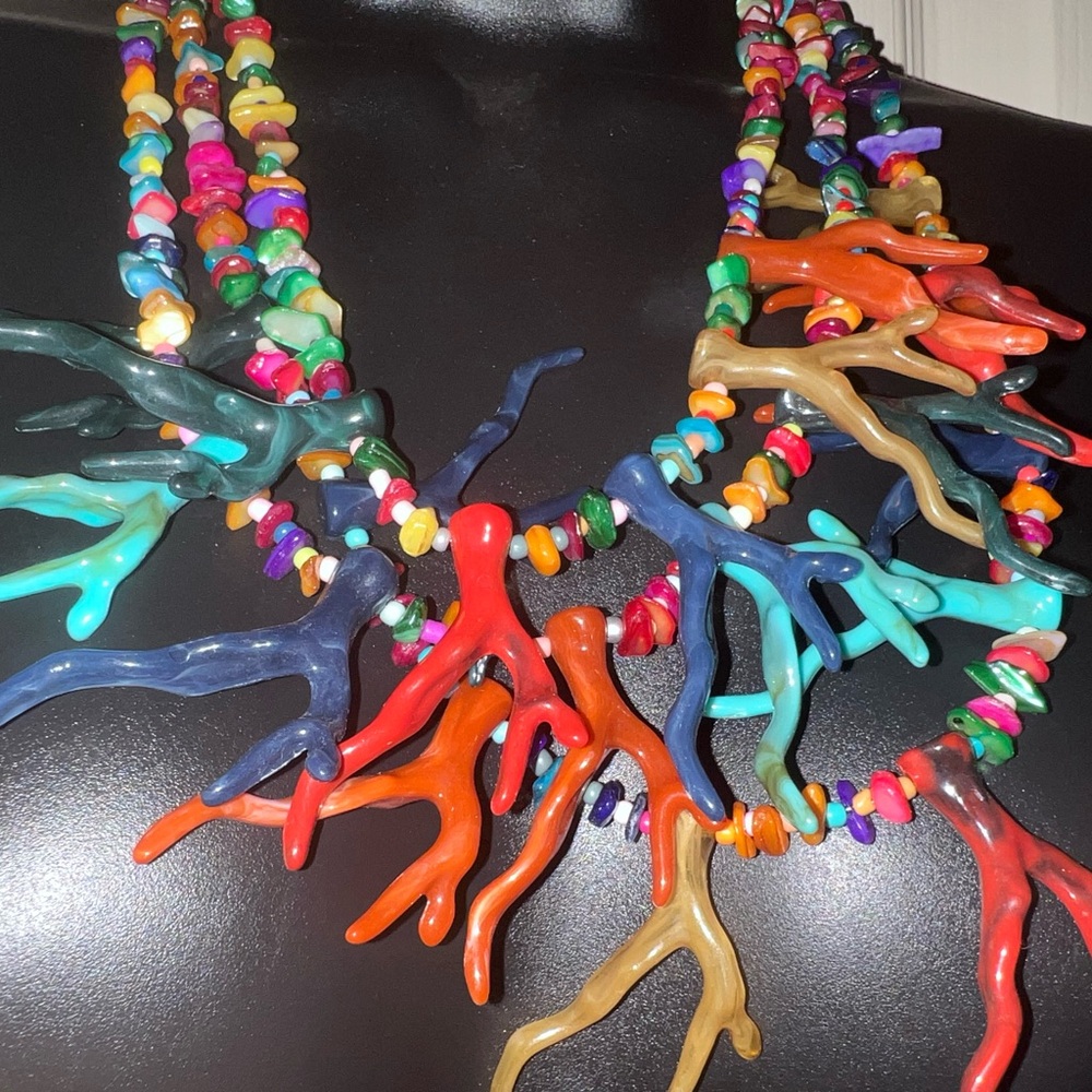 Colorful Necklace-Natural shells Coral Accents-NEW-11”drop-WOW-Feast your eyes! - Picture 4 of 9